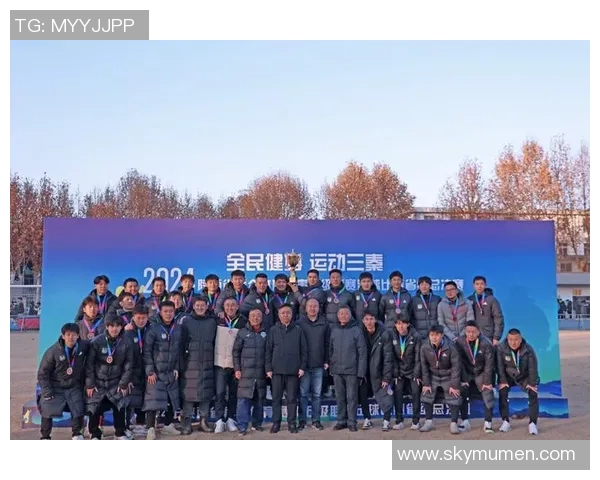 西安足球队在城市联赛中以68分稳居榜首展现强劲实力 西安足球队在城市联赛中以68分稳居榜首展现强劲实力