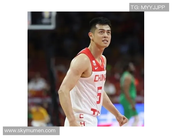 方硕的篮球之路：从青涩新星到球队核心的成长历程与奋斗故事